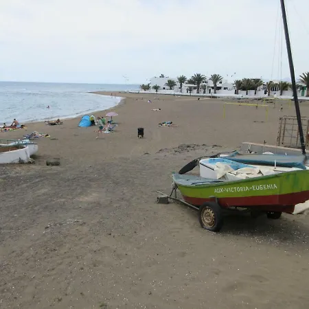 La Barquita By The Beach